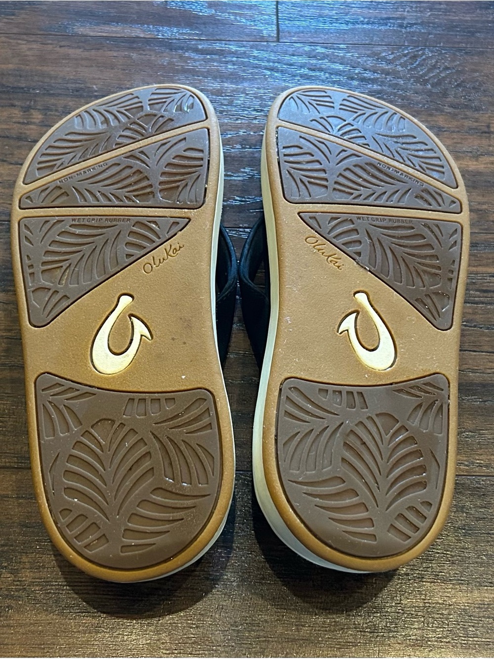 Womenโs Olukai Nuโ a Piโ o Flip Flops Black sandals shoes slides size 8 - Picture 3 of 8